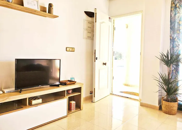 Alojamiento Simon Hotel *