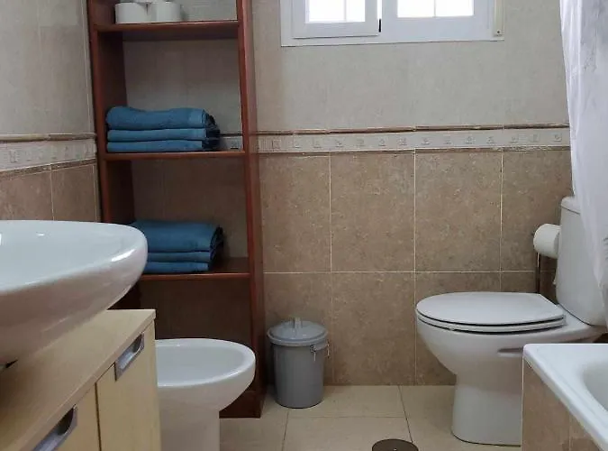 Alojamiento Simon Hotel