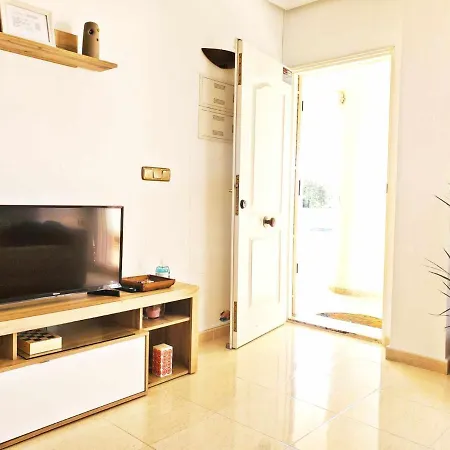 Alojamiento Simon Hotel *