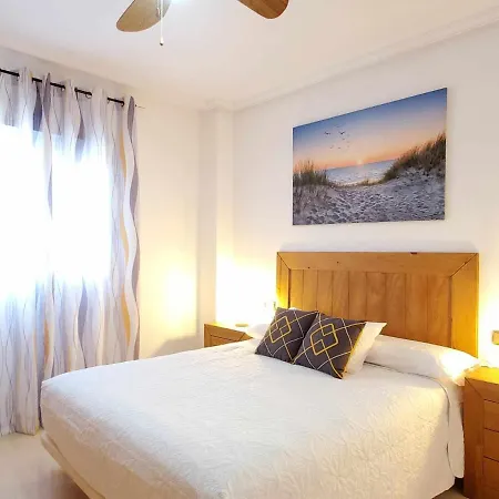 Alojamiento Simon Hotel *