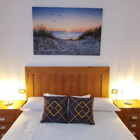 Alojamiento Simon Hotel *