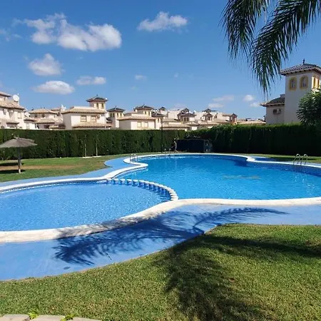 Alojamiento Simon Hotel