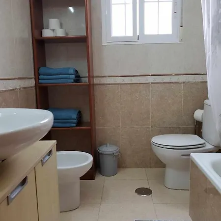 Alojamiento Simon Hotel